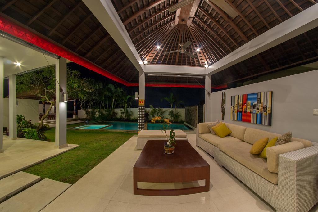 Villa Seratus Jimbaran  Exterior photo