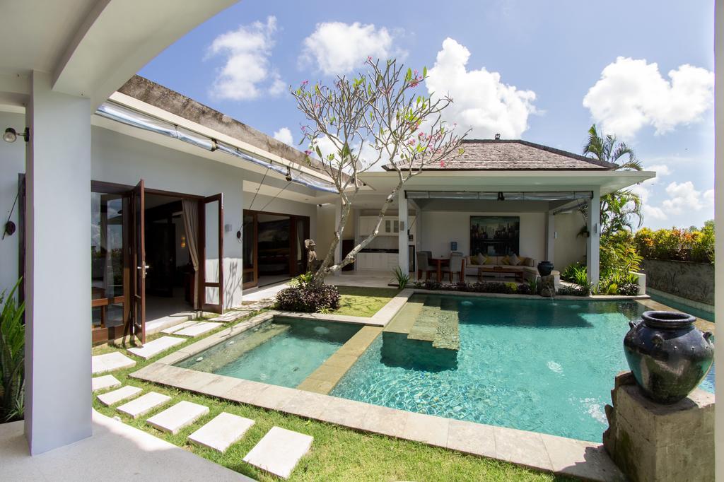 Villa Seratus Jimbaran  Exterior photo